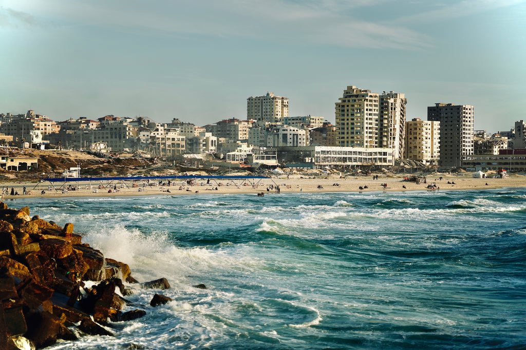 What the Coast Remembers • ما يتذكره الساحل