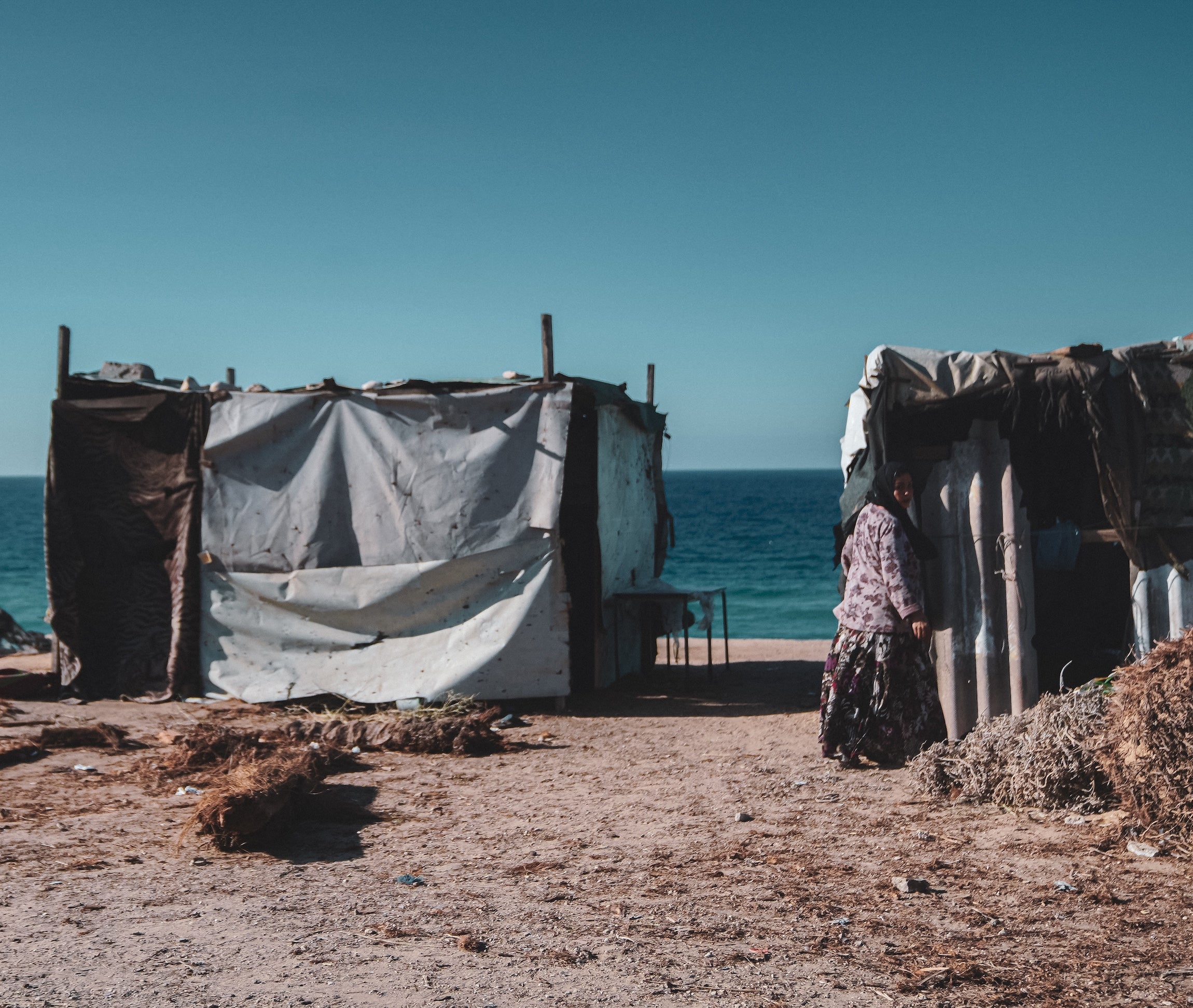 She Between Sea and Fabric • هي بين البحر والقماش